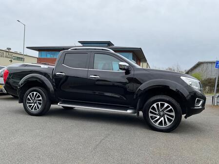 NISSAN NAVARA 2.3 dCi Tekna 