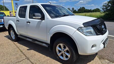NISSAN NAVARA 2.5 dCi Visia