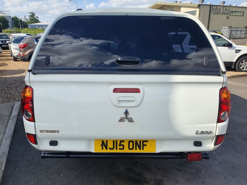 MITSUBISHI L200