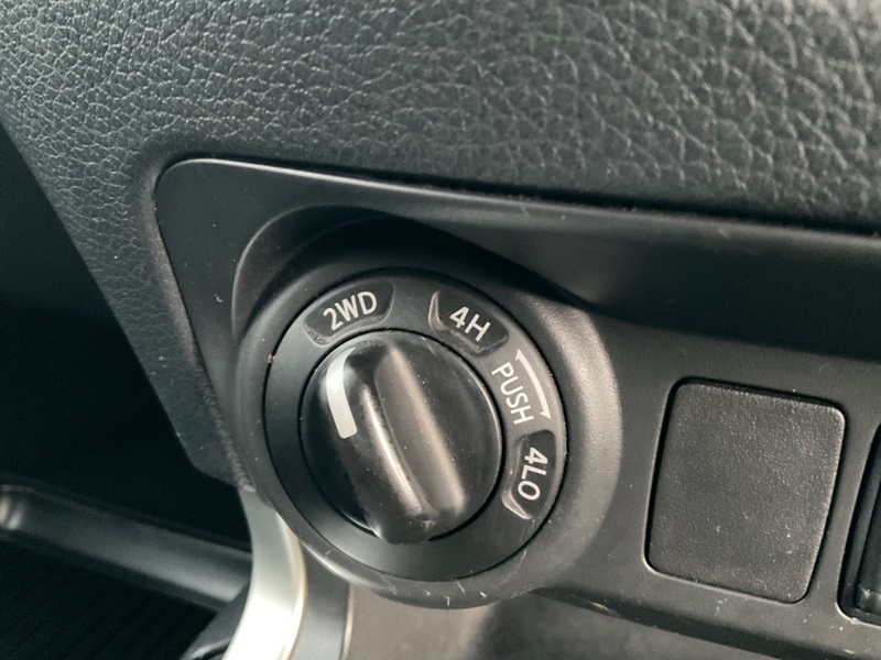 NISSAN NP300