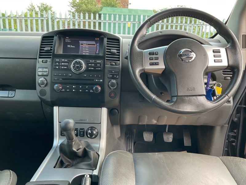 NISSAN NAVARA