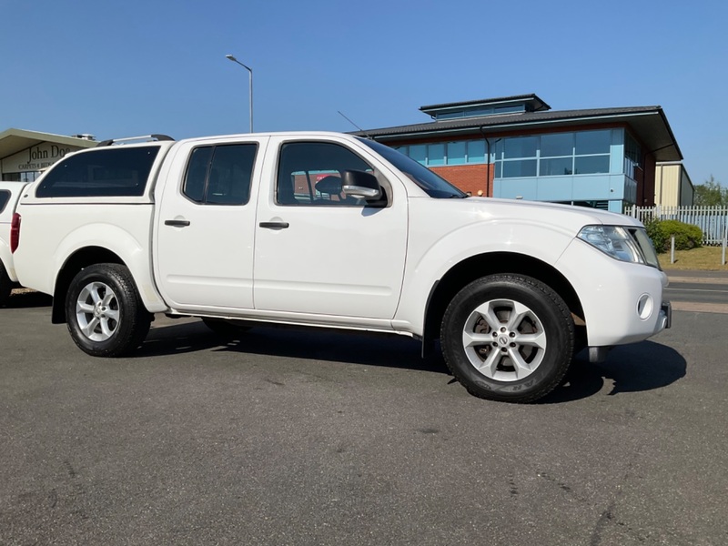 NISSAN NAVARA