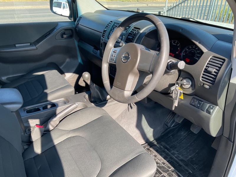 NISSAN NAVARA