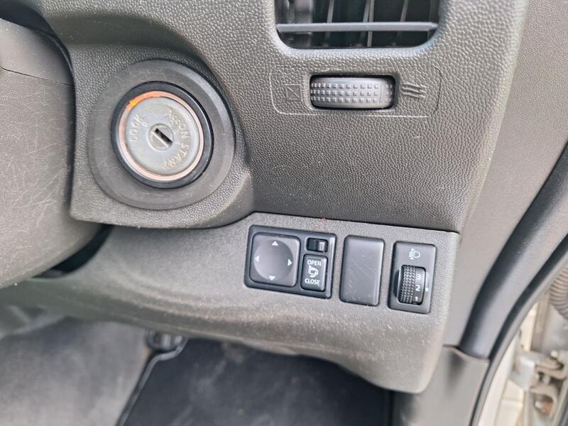 NISSAN NAVARA