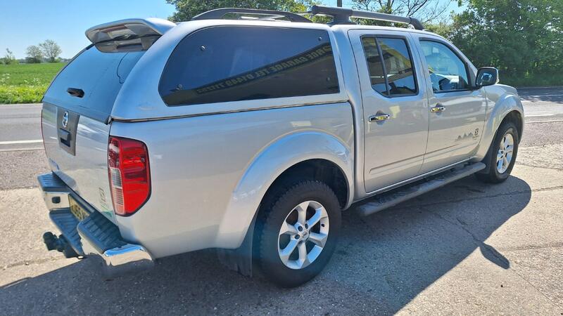 NISSAN NAVARA