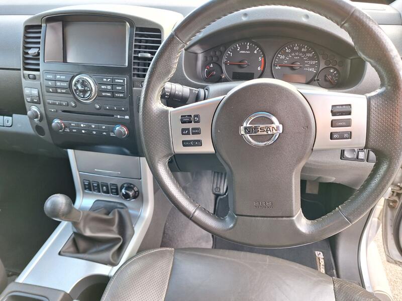 NISSAN NAVARA