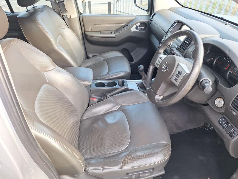 NISSAN NAVARA