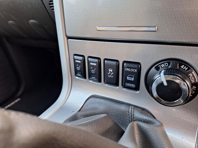 NISSAN NAVARA